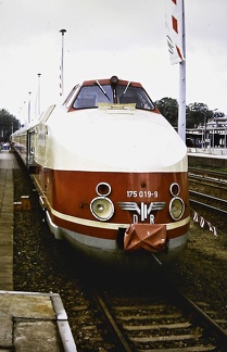 175-019 Triebzug Bhf-Bl.Wannsee 1990.11