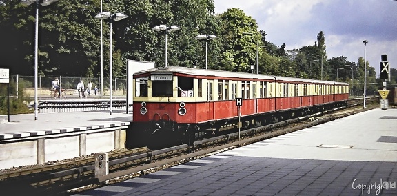 S-Bahn-Triebzug-BR275 Reko Bl.Wannsee 1990.11